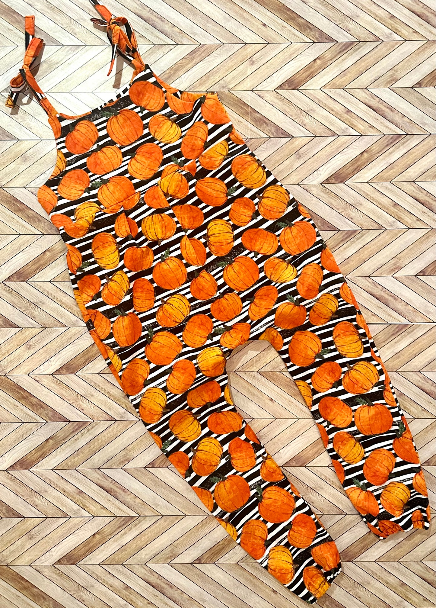 Pumpkin Patch Tie Romper Size 4/5