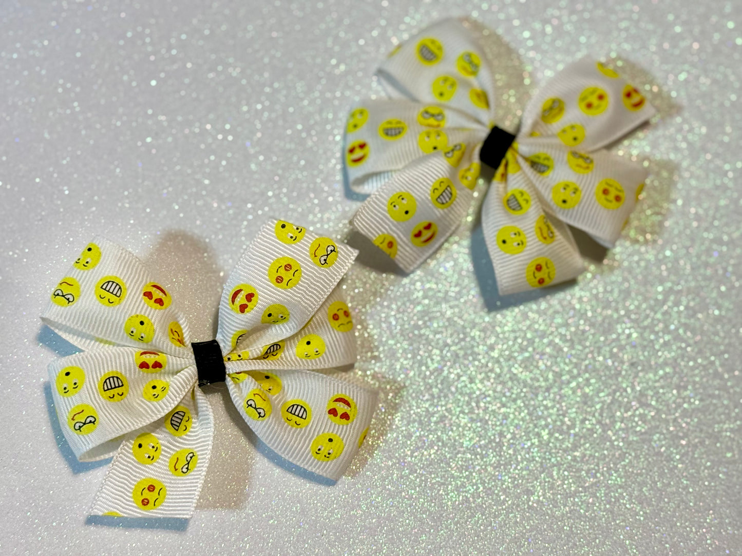 Emoji Piggy Bows
