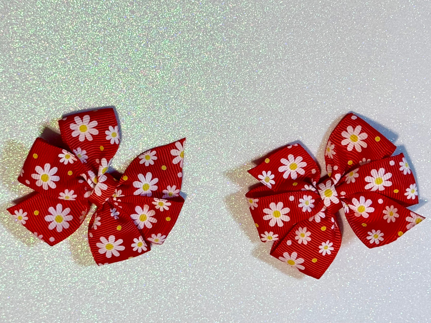 Red daisy Piggy Bows