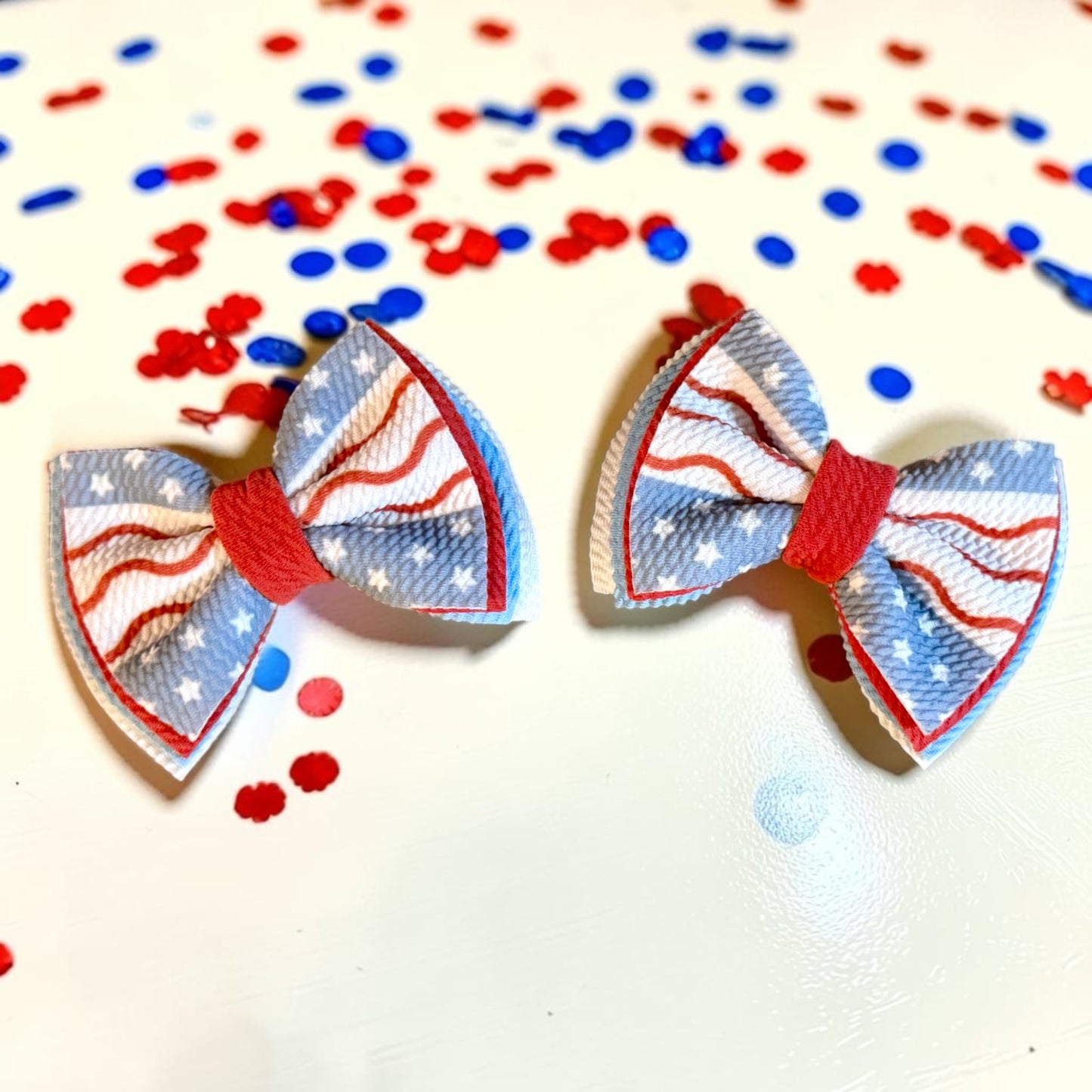 Flag Piggie Clip bows