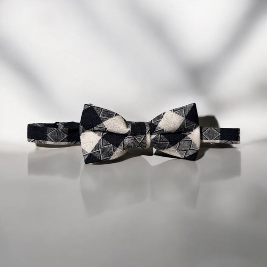 Dashing Doggy Bow tie Black and white